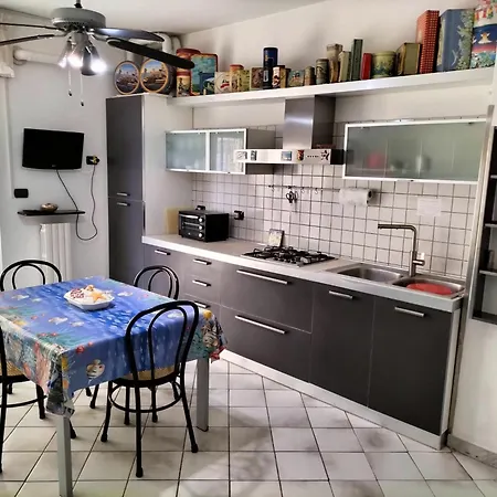 Casa Tizzy Frontemare Borghetto Santo Spirito